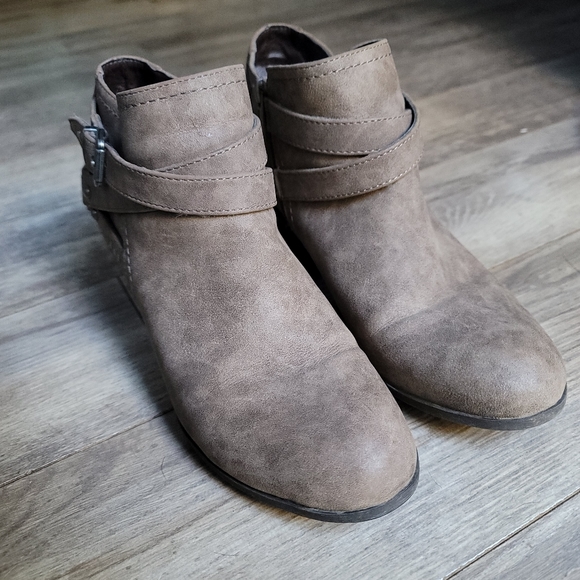 Indigo Rd. Sigrid Booties - Picture 6 of 12